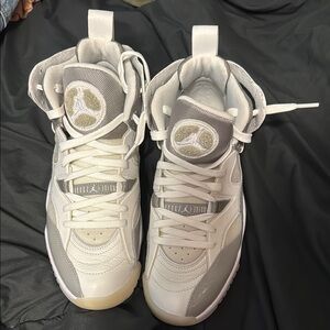 Jordan Gray and White Jumpman Two Trey